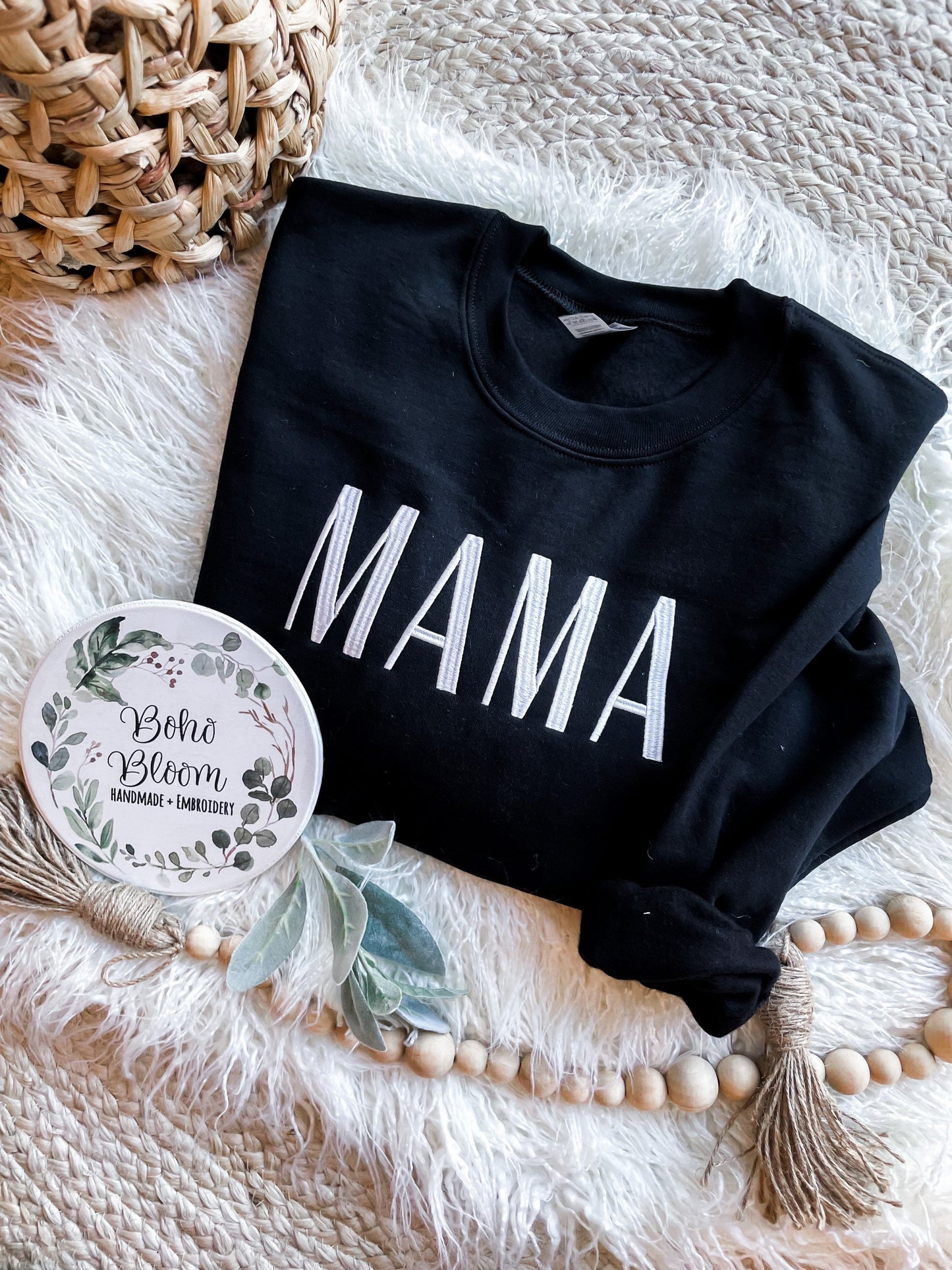 Embroidered MAMA Sweatshirt || Black MAMA Sweatshirt || New Mom Gift || Cute Mama Sweatshirt || Fall mom Sweatshirt ||Cozy Womens Sweatshirt