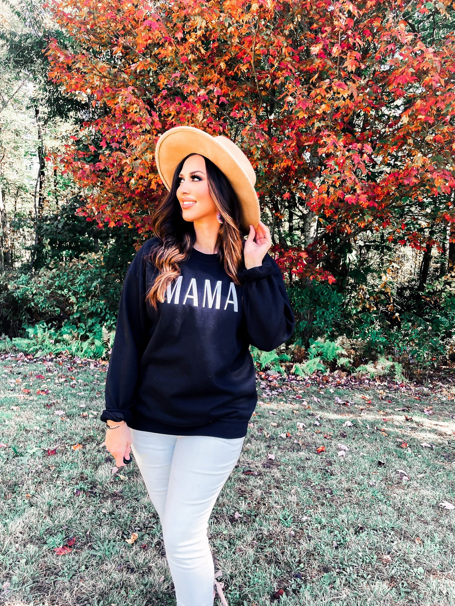 Embroidered MAMA Sweatshirt || Black MAMA Sweatshirt || New Mom Gift || Cute Mama Sweatshirt || Fall mom Sweatshirt ||Cozy Womens Sweatshirt