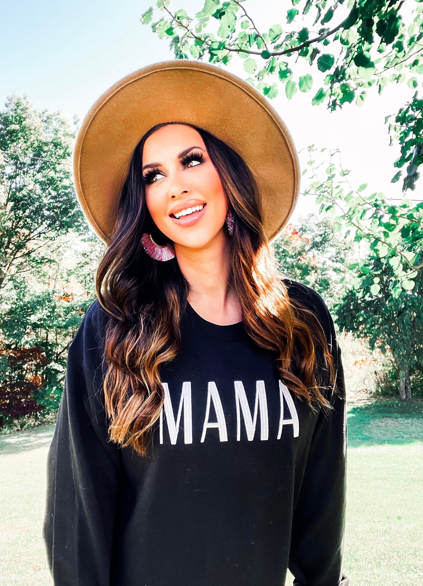Embroidered MAMA Sweatshirt || Black MAMA Sweatshirt || New Mom Gift || Cute Mama Sweatshirt || Fall mom Sweatshirt ||Cozy Womens Sweatshirt
