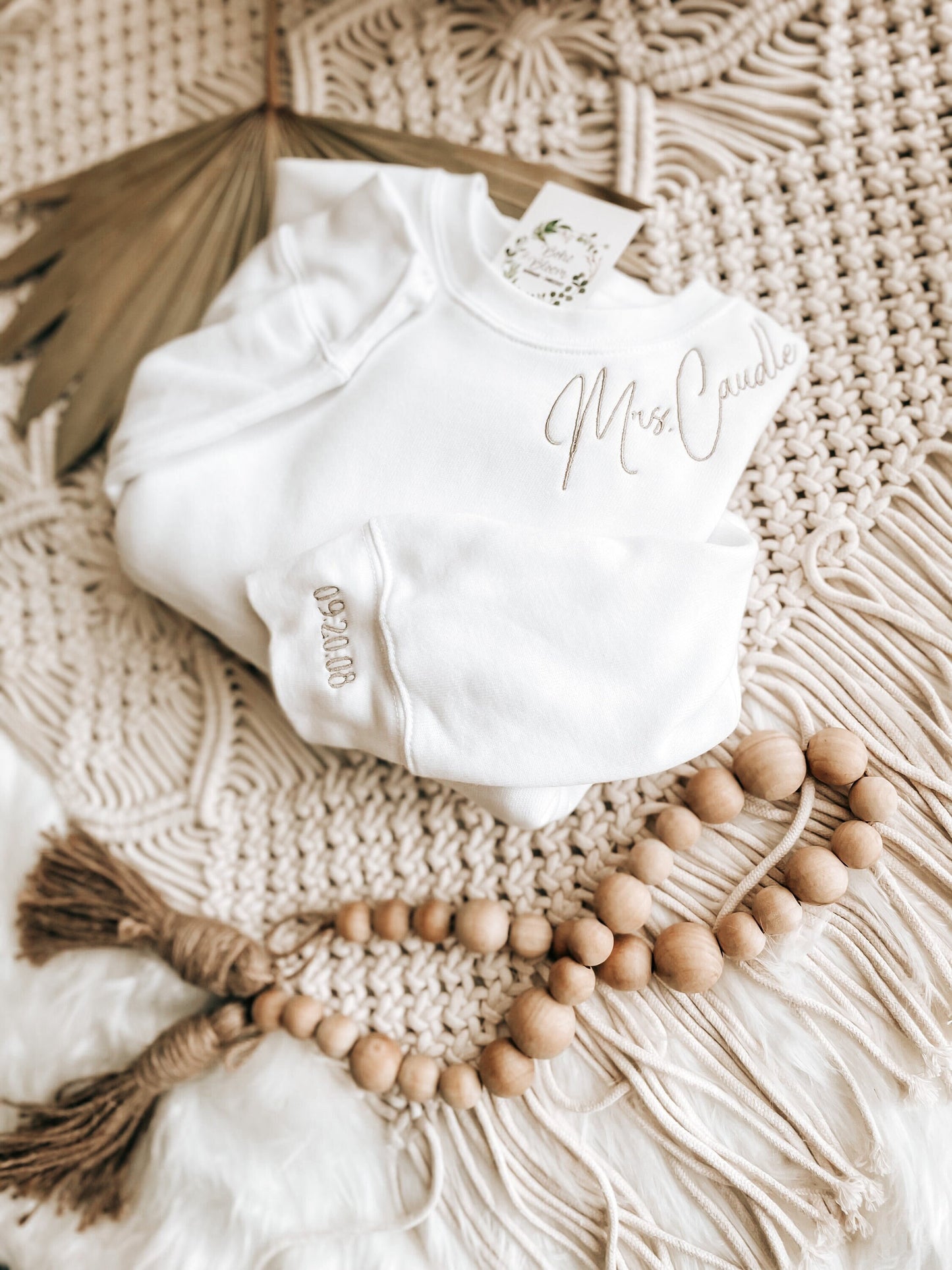 Personalized Mrs Sweatshirt | Custom Wife Sweatshirt | Bridal Sweatshirt | Gift for Bride | Engagement Sweatshirt | Wedding Registry