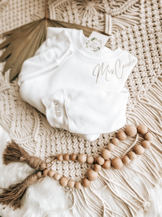 Personalized Mrs Sweatshirt | Custom Wife Sweatshirt | Bridal Sweatshirt | Gift for Bride | Engagement Sweatshirt | Wedding Registry